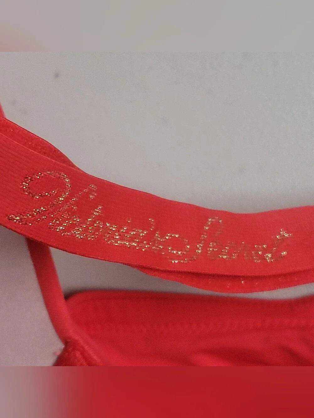 Victoria's Secret NWt T-Shirt Push-Up  Bra Red Size 38DD.